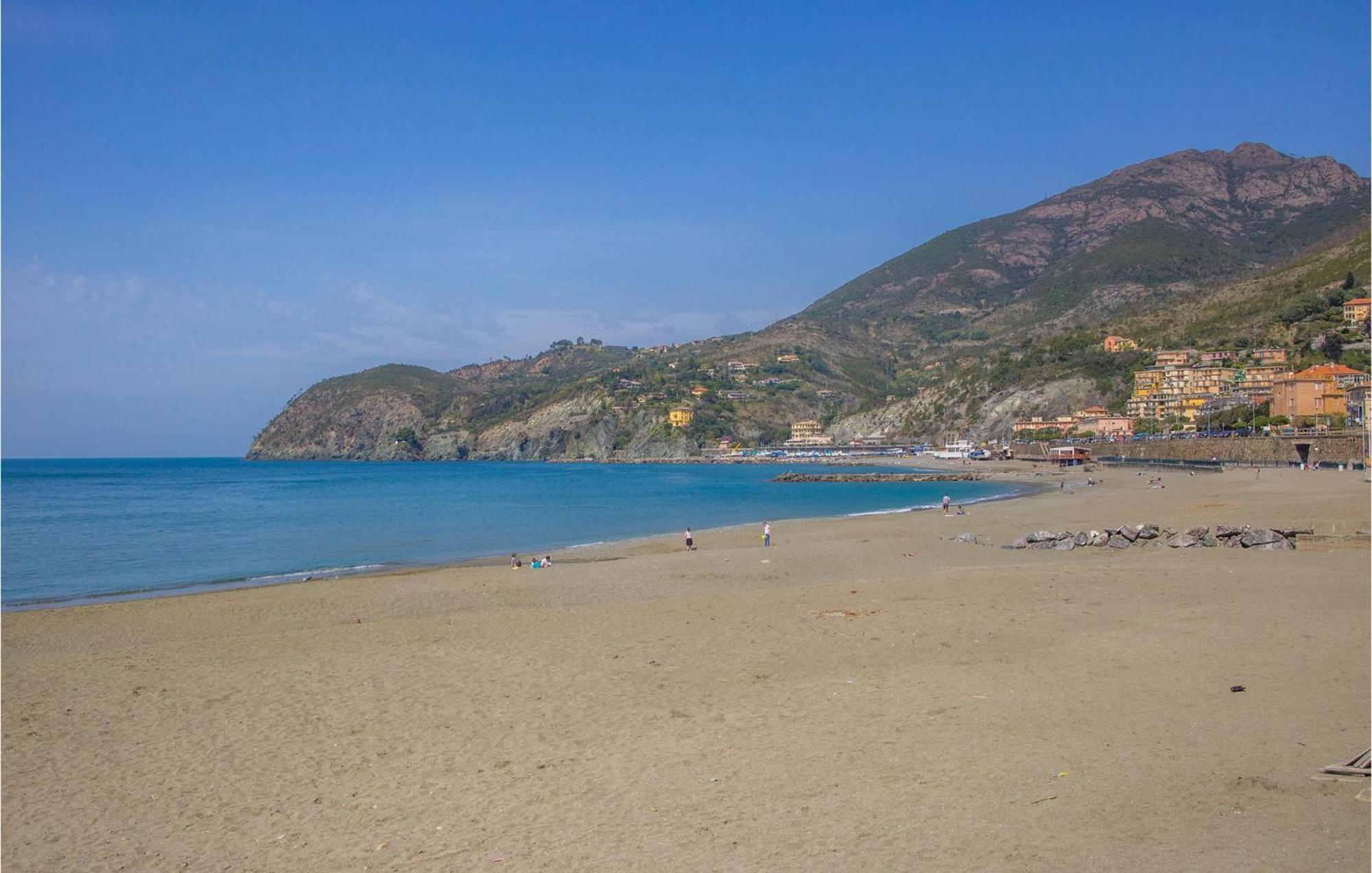 Gorgeous Apartment In Levanto With Kitchen Exteriör bild